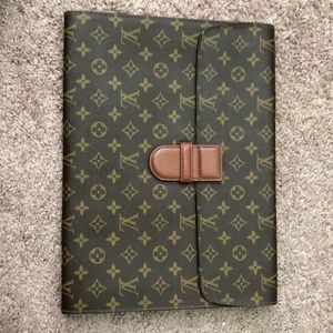 Louis Vuitton Clutch